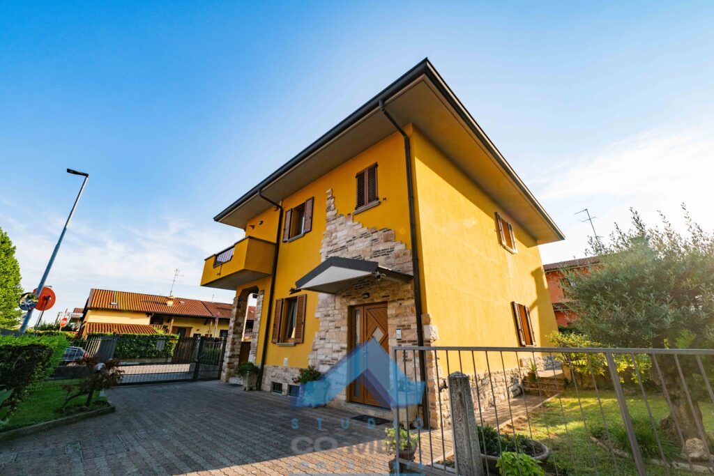 CO.MED - - VILLA BIFAMILIARE Seriate (BG)