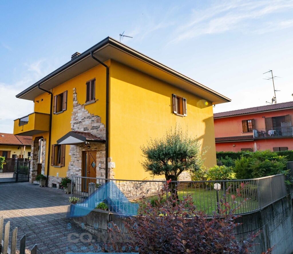 CO.MED - - VILLA BIFAMILIARE Seriate (BG)