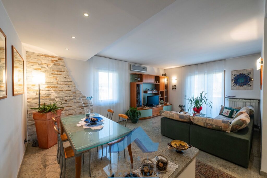 CO.MED - - VILLA BIFAMILIARE Seriate (BG)